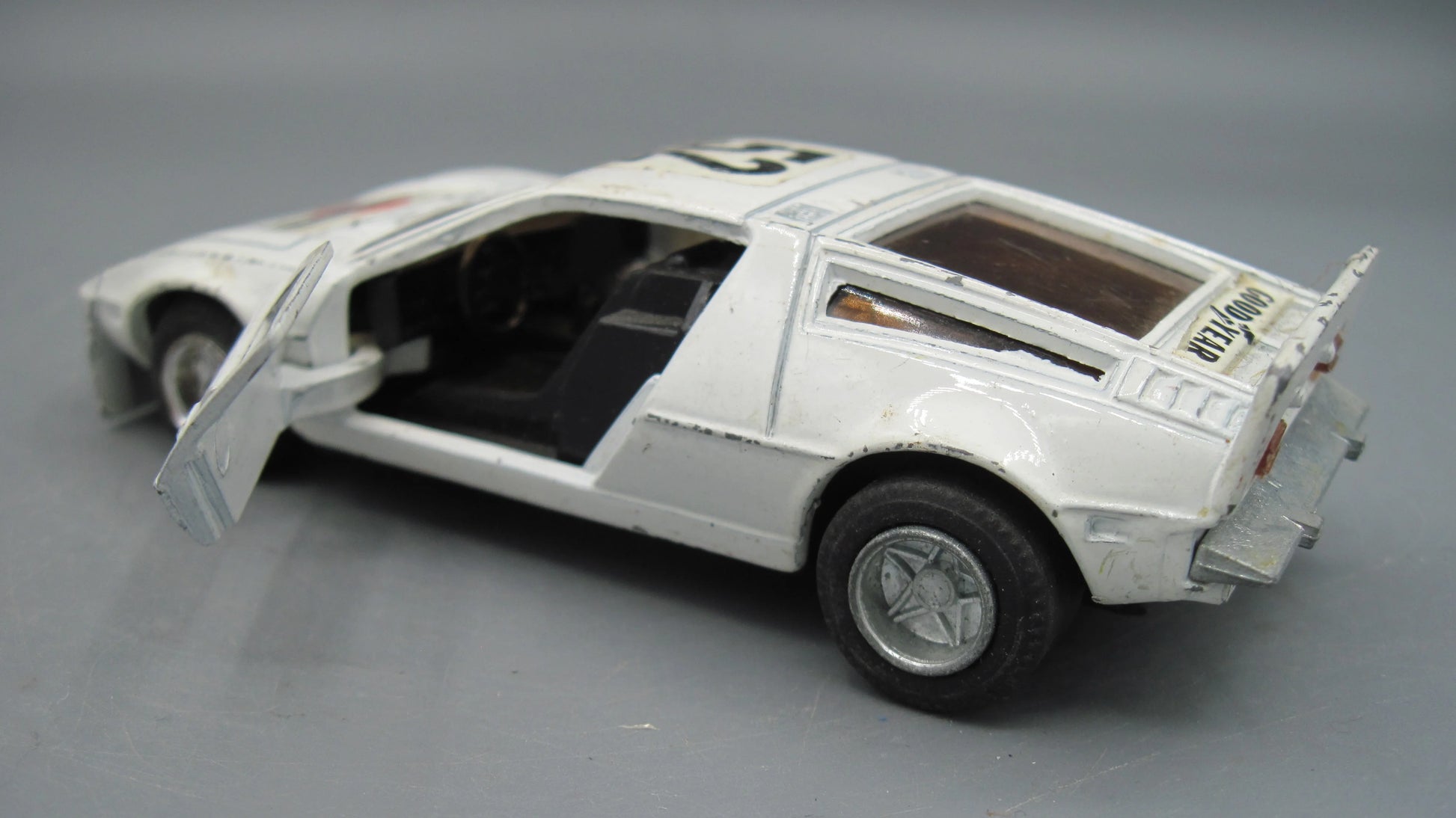 Unbranded   Maserati Bora  White