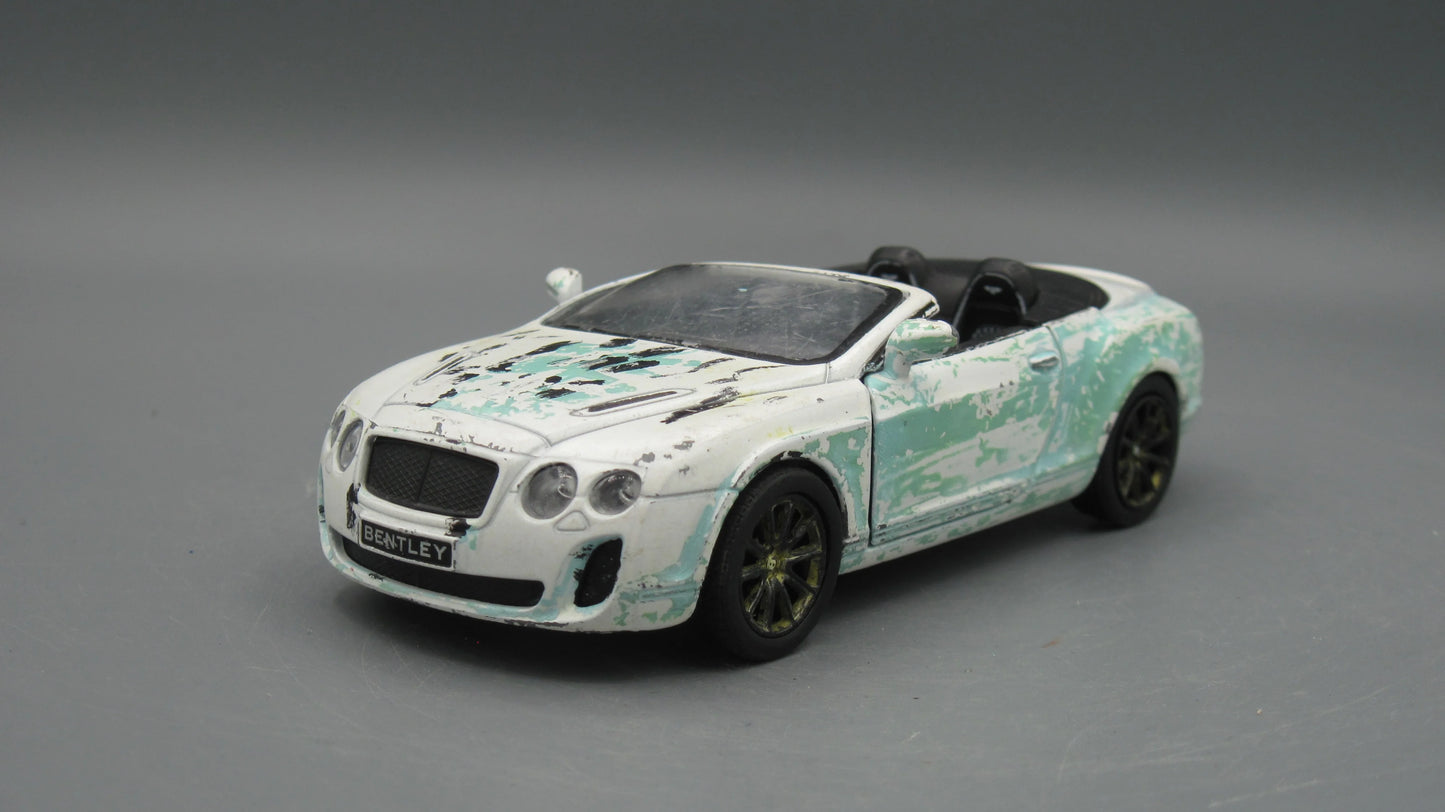 Kinsmart   Bently Continental Supersports Convertible  White