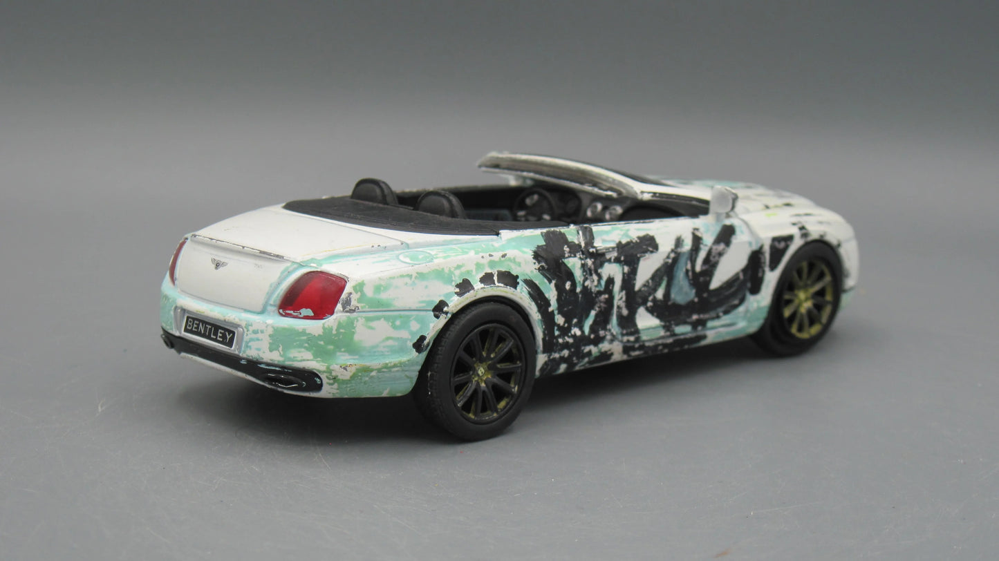 Kinsmart   Bently Continental Supersports Convertible  White