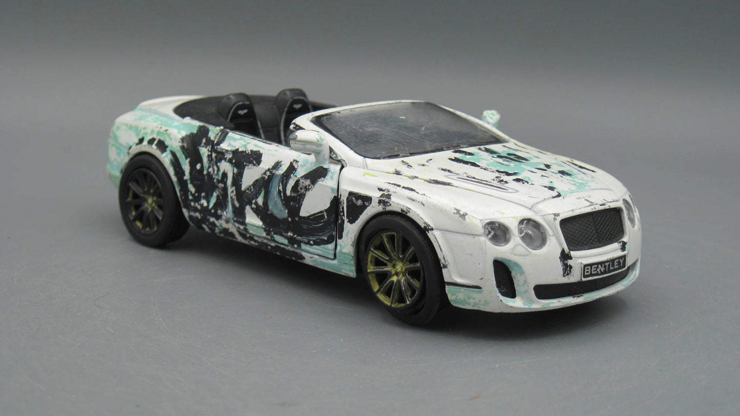 Kinsmart   Bently Continental Supersports Convertible  White