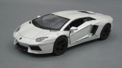 Kinsmart   Lamborghini Aventador LP700-4  Silver