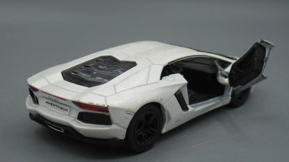 Kinsmart   Lamborghini Aventador LP700-4  Silver