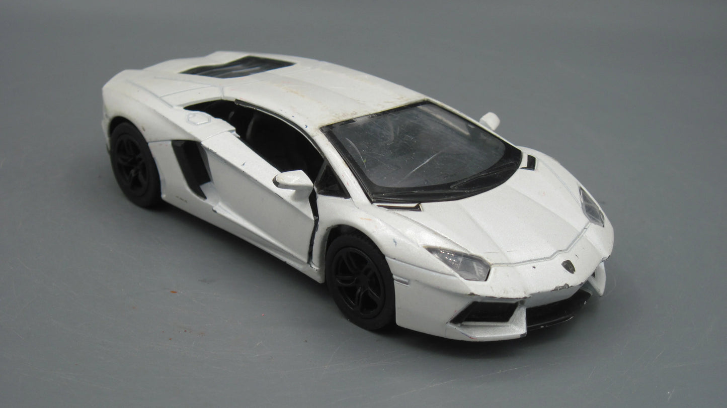 Kinsmart   Lamborghini Aventador LP700-4  Silver