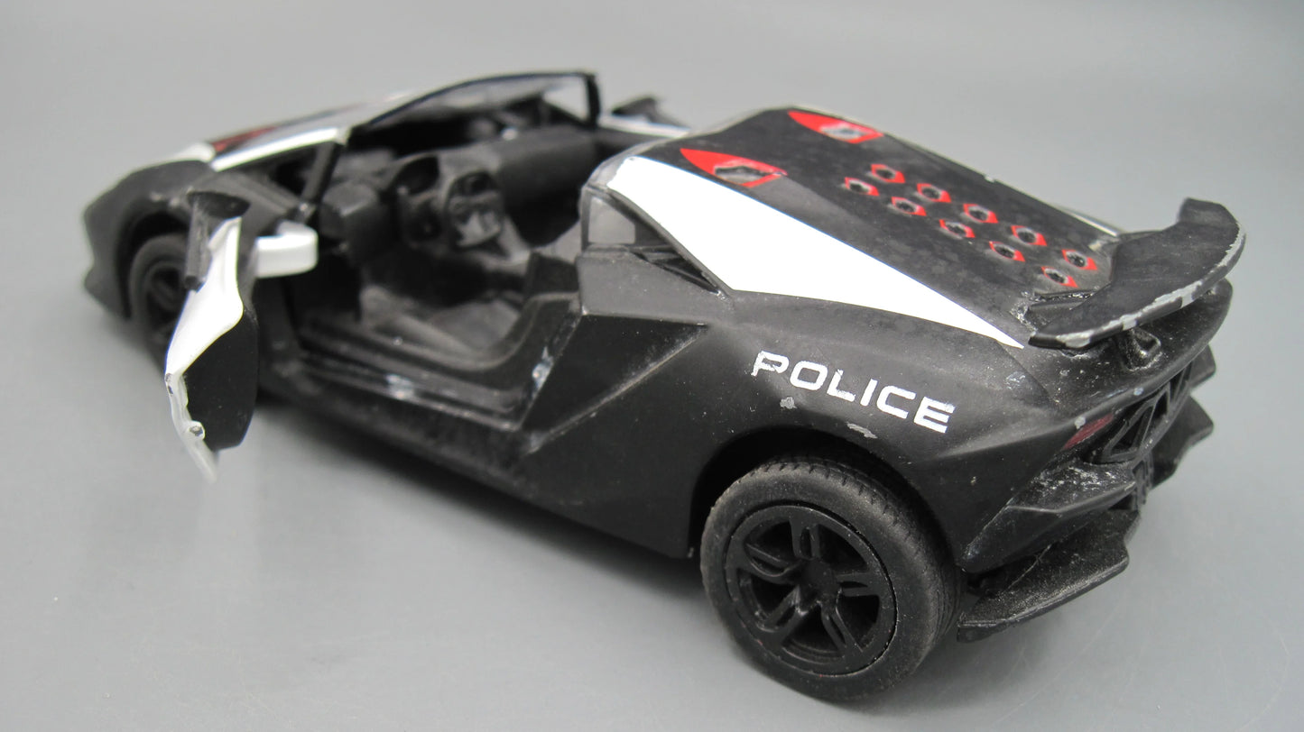Kinsmart   Lamborghini Sesto Elemento  Black & White Police Car