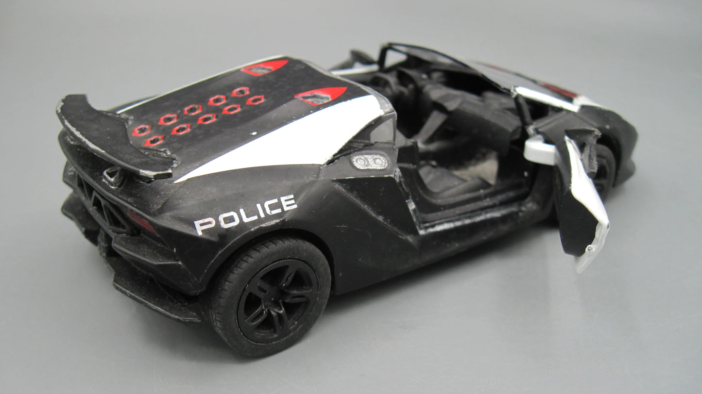 Kinsmart   Lamborghini Sesto Elemento  Black & White Police Car