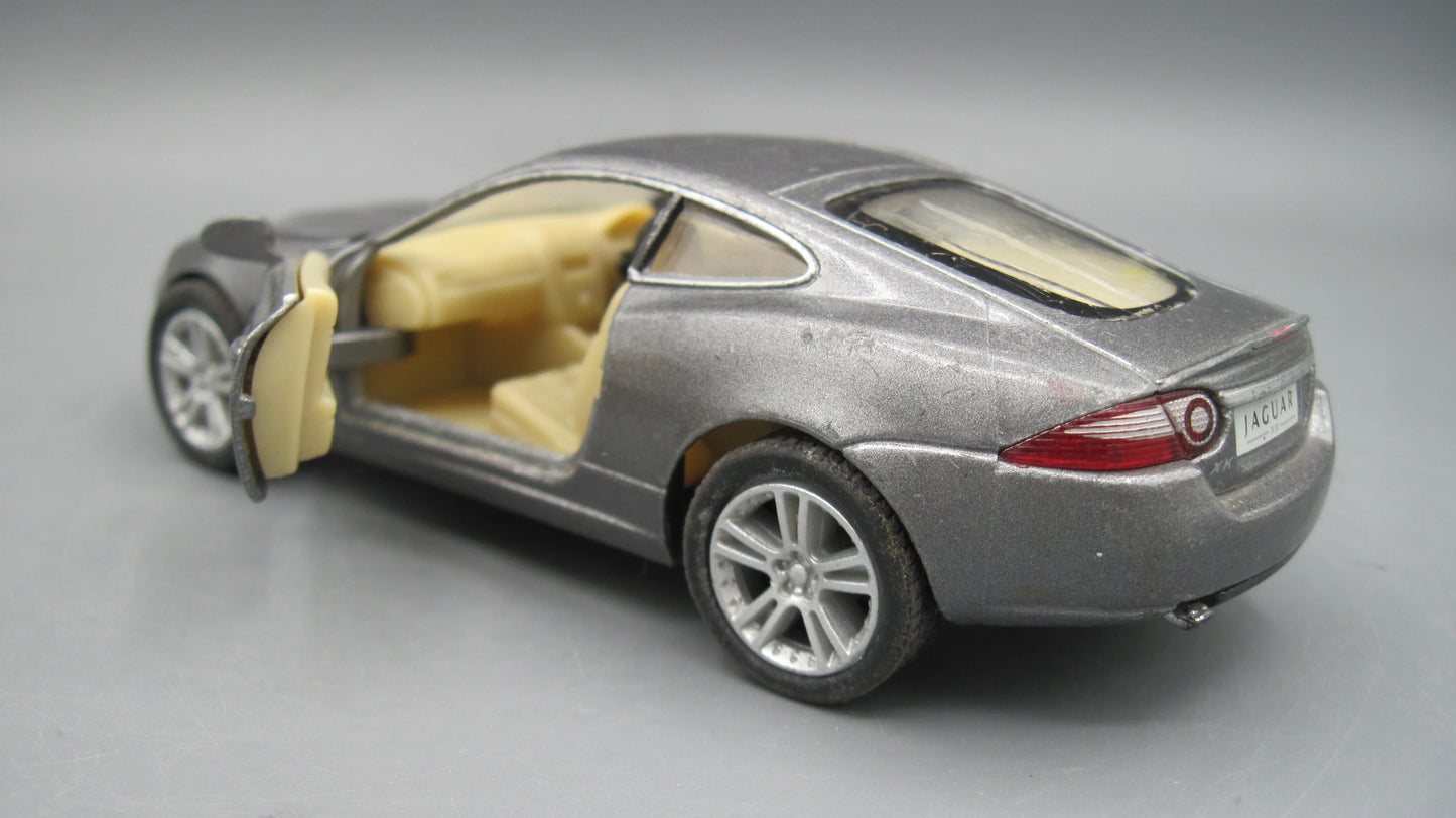 Kinsmart   Jaguar XK Coupe  Silver