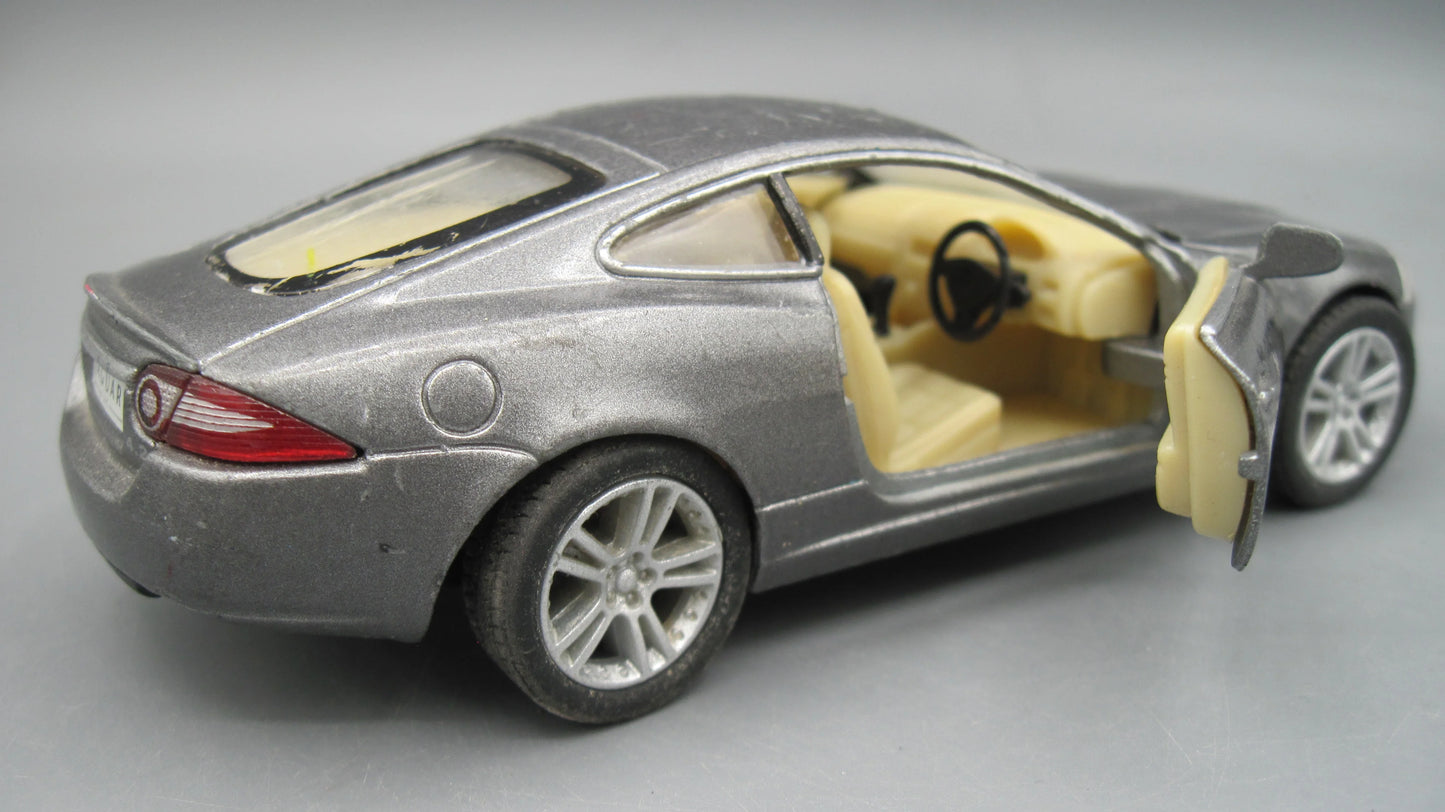 Kinsmart   Jaguar XK Coupe  Silver