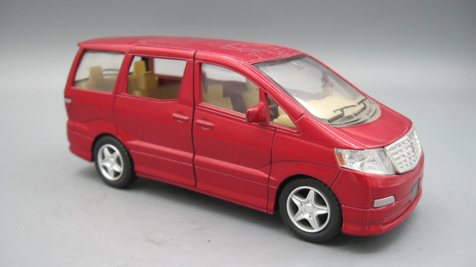 Kinsmart   Toyota Alphard  Maroon