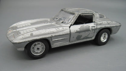 Maisto   Chevrolet Corvette 1963 Silver