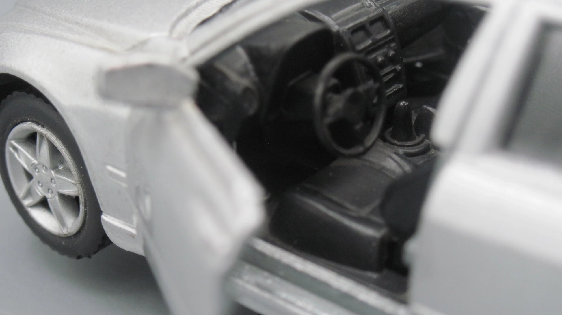 Maisto   Lexus IS 300  Silver