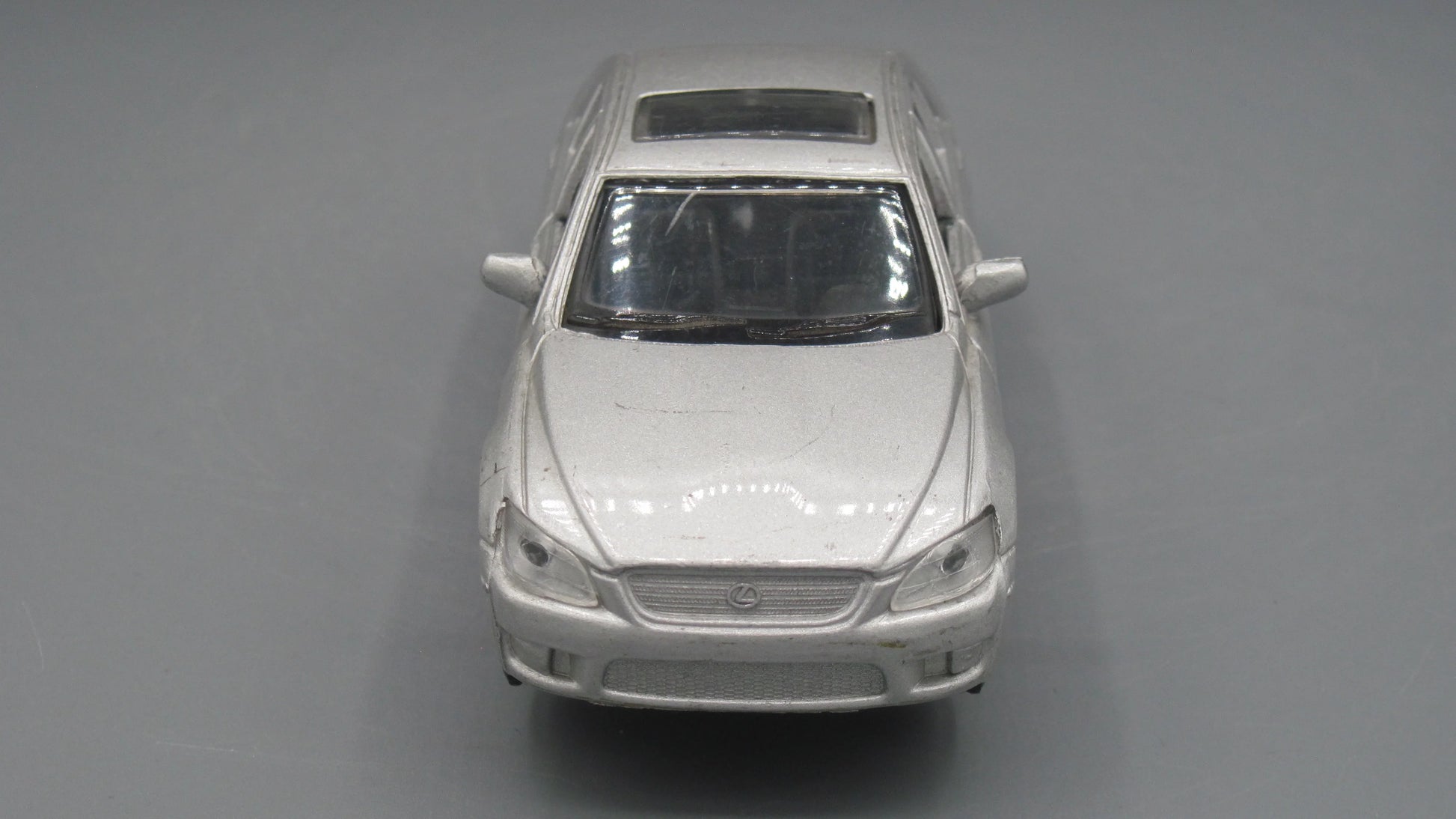 Maisto   Lexus IS 300  Silver