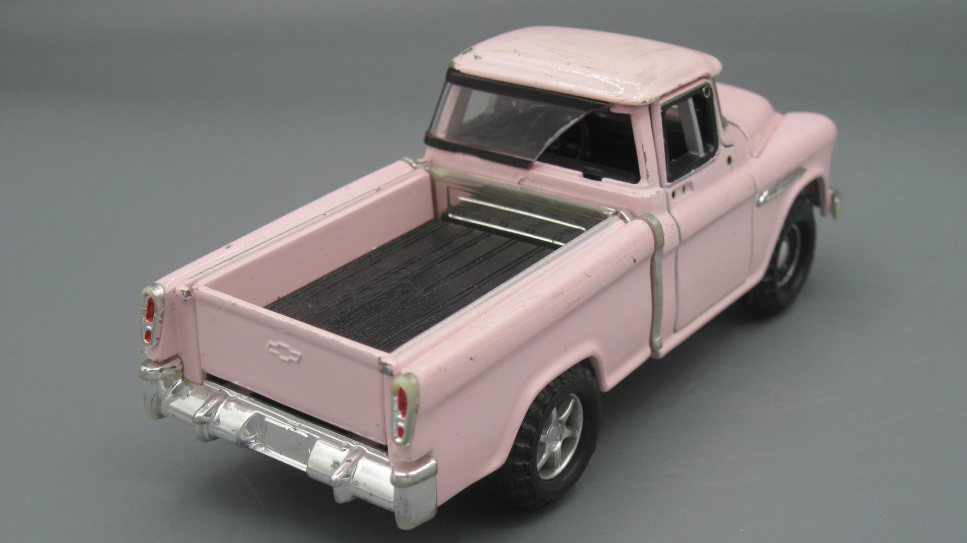 Tins Toy   Chevrolet Cameo 1955 Pink 