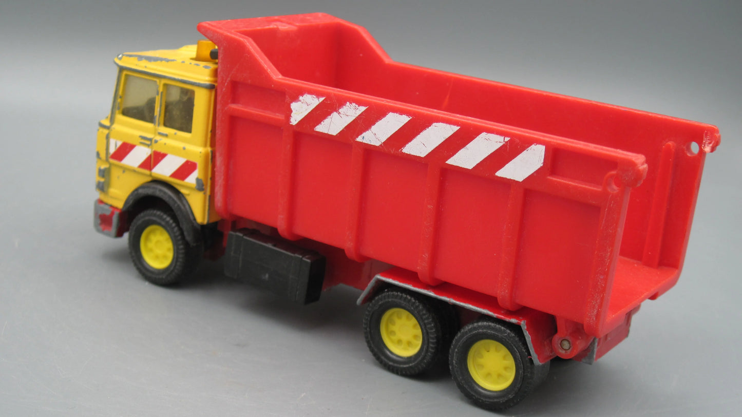 Match Box   Lveco K-139  Yellow&Red