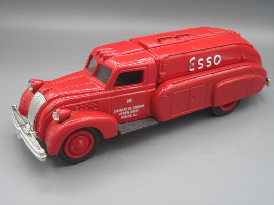 ERTL   Dodge ESSO Airflow Tanker 1939 Red