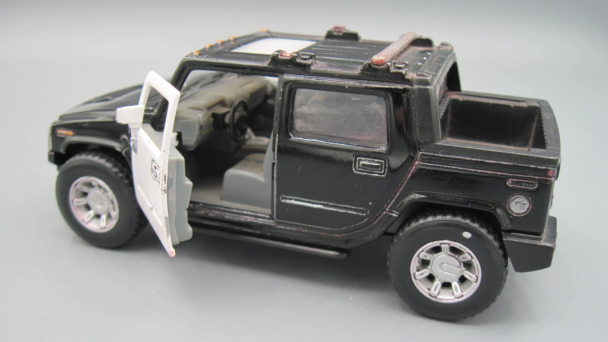Kinsmart   Hummer H2 SUT  Black