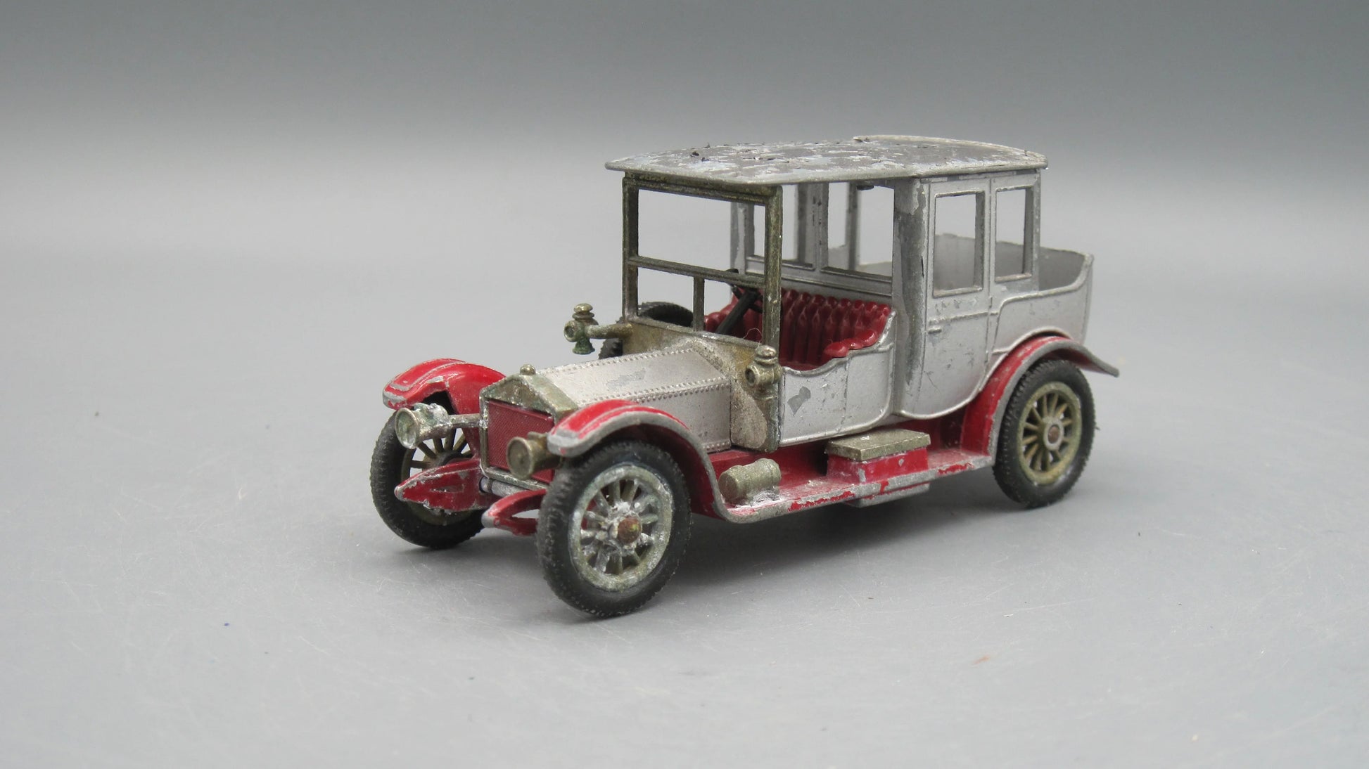 Match Box   Rolls Royce Yesteryear (Y-7) 1912 Silver&Red