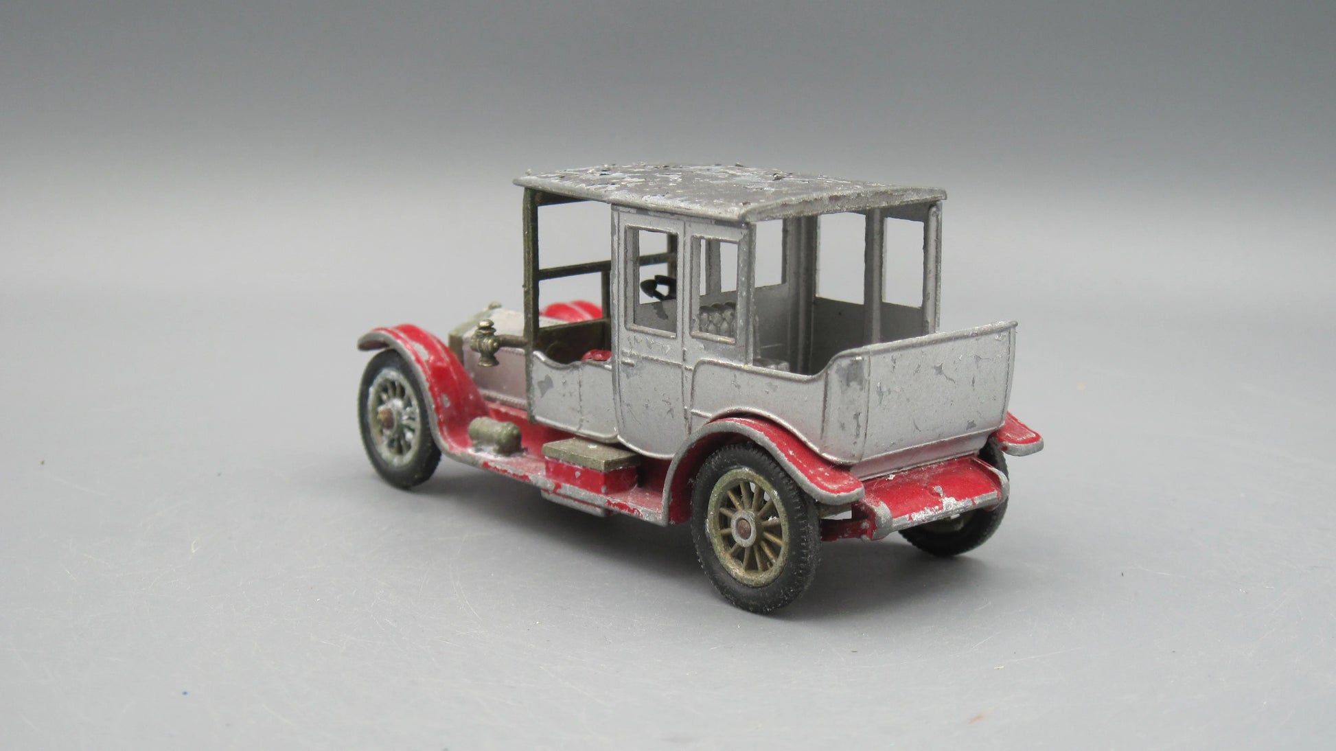 Match Box   Rolls Royce Yesteryear (Y-7) 1912 Silver&Red