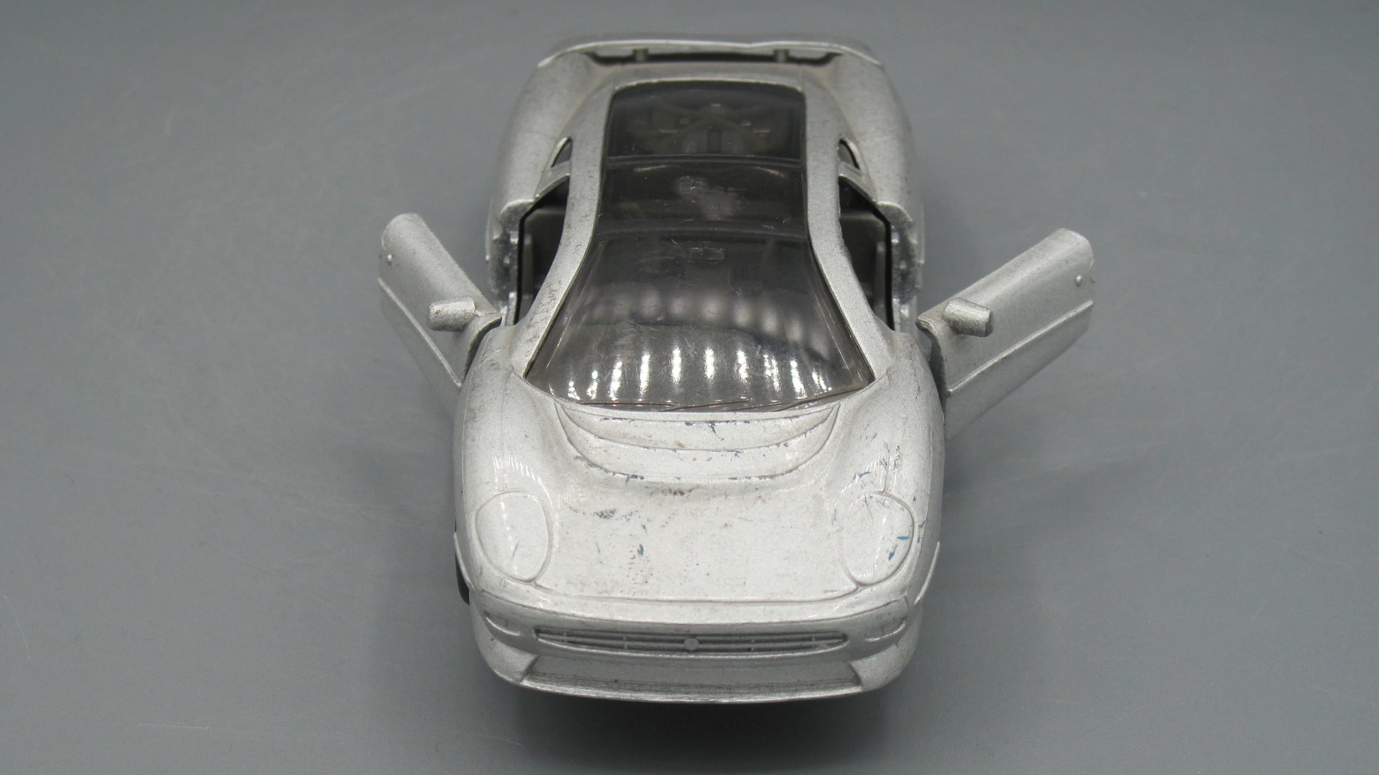 Maisto   Jaguar XJ 220  Silver 