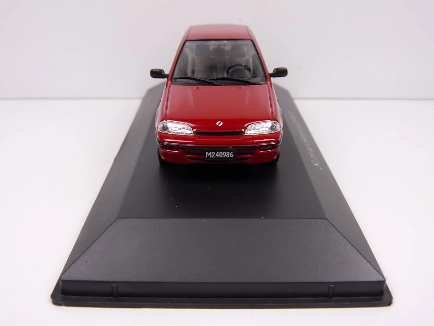 IXO Salvat   Suzuki Swift (Pakistani Margalla) 1992 Red