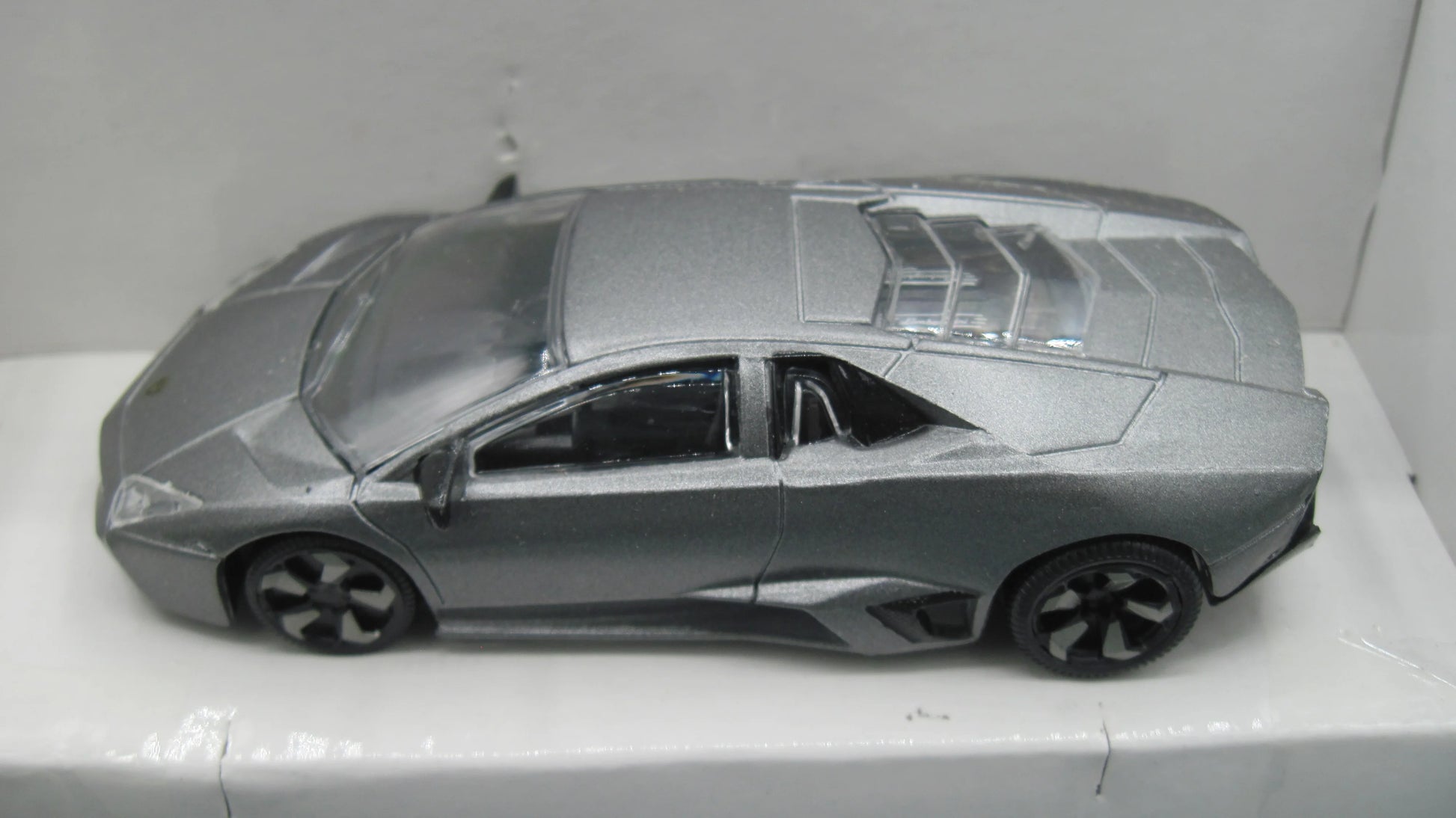 Miniso  Rastar Lamborghini Reventon 34900  Grey