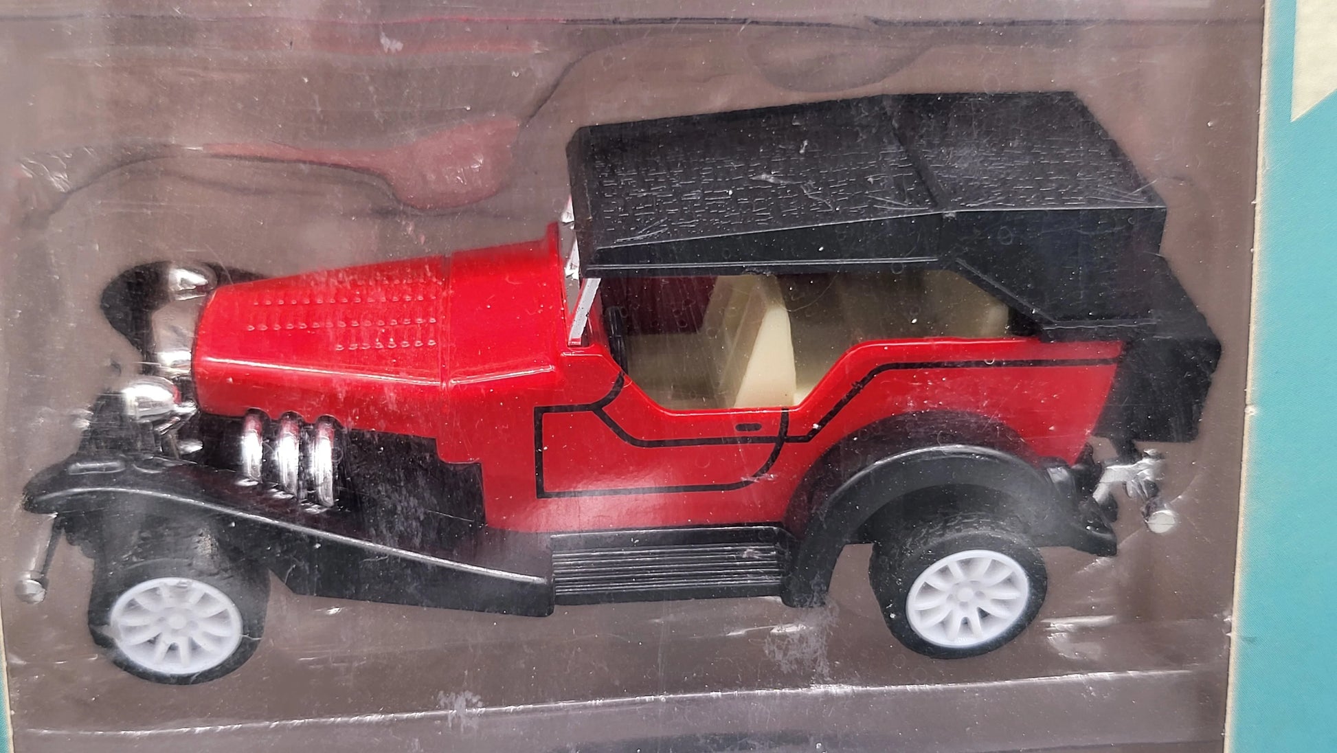 Retro Garage    Set of x6 Classic Cars  Multi Colors