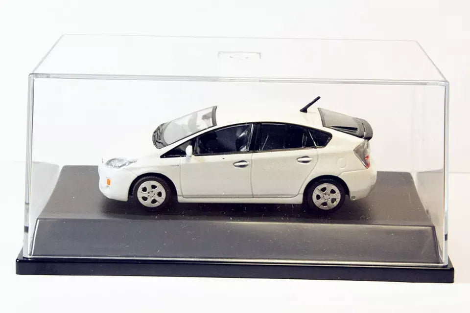    Toyota Prius  White 