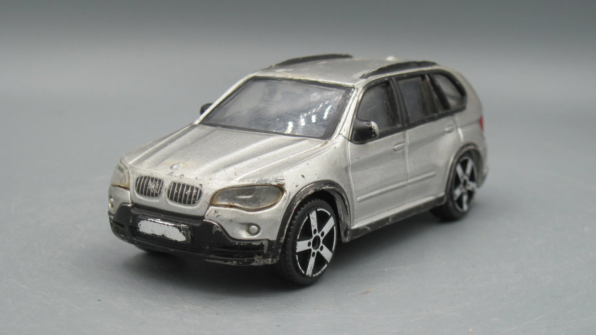 Bburago   BMW X5  Black&Tan gold