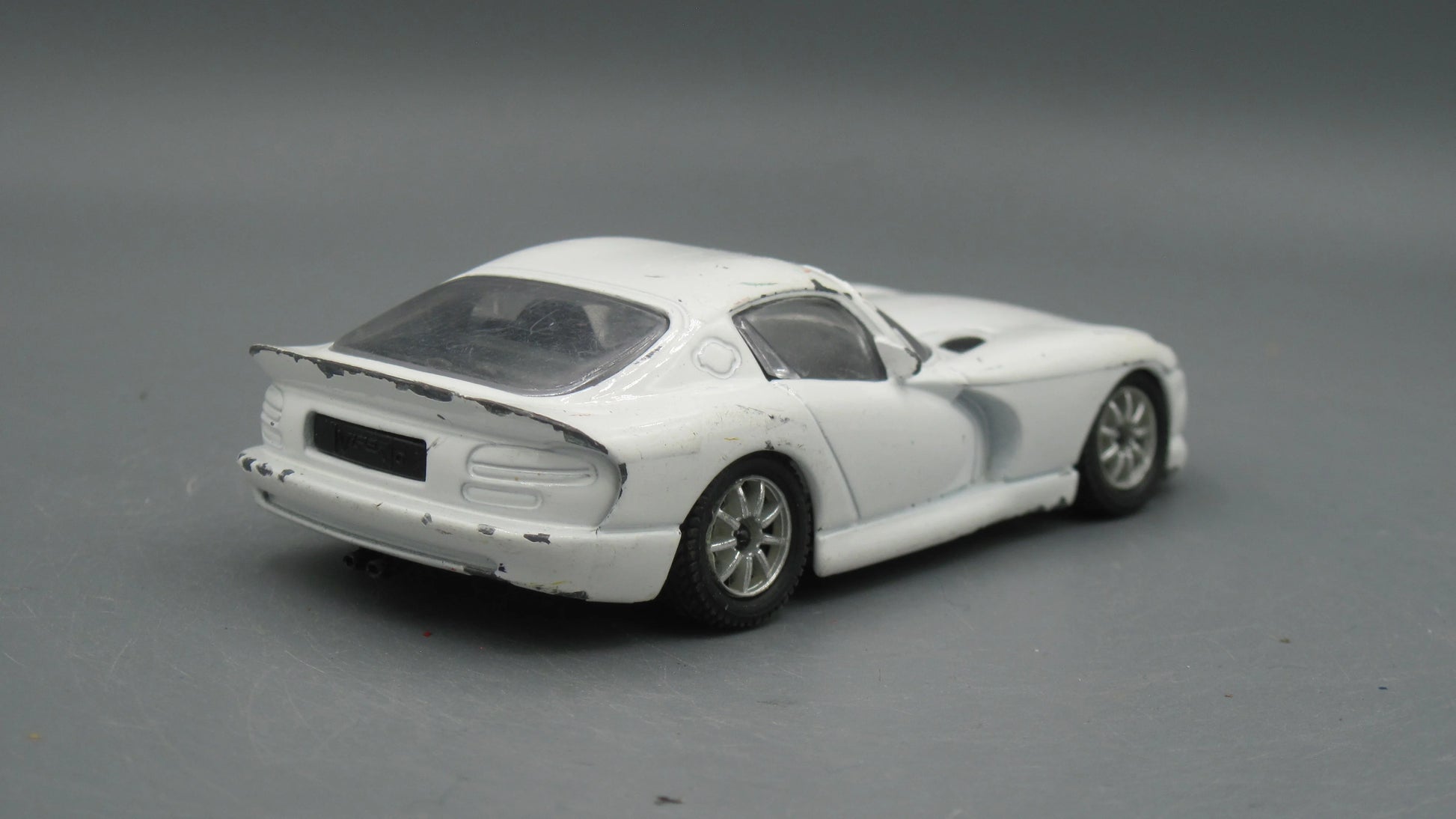 Bburago   Dodge Viper GT5 coupe  White