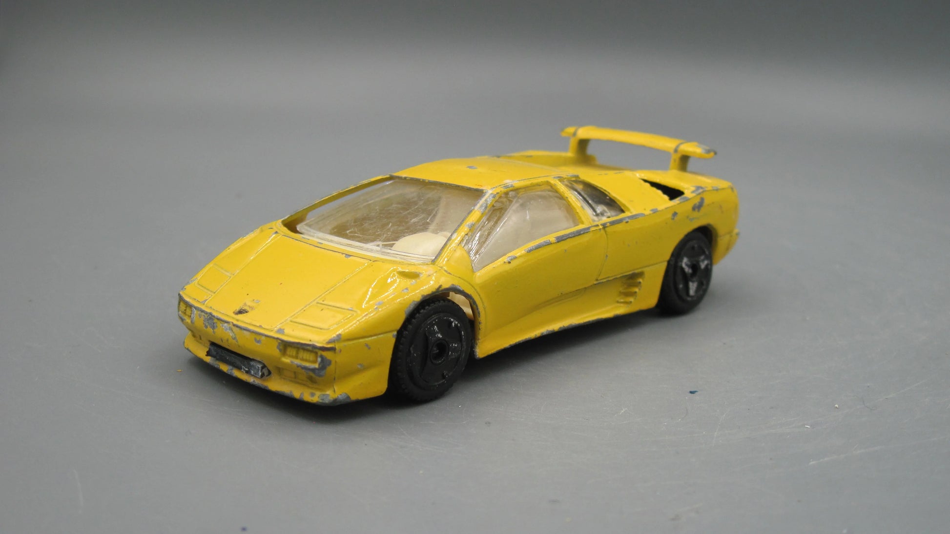 Bburago   Lamborghini Diablo  Yellow