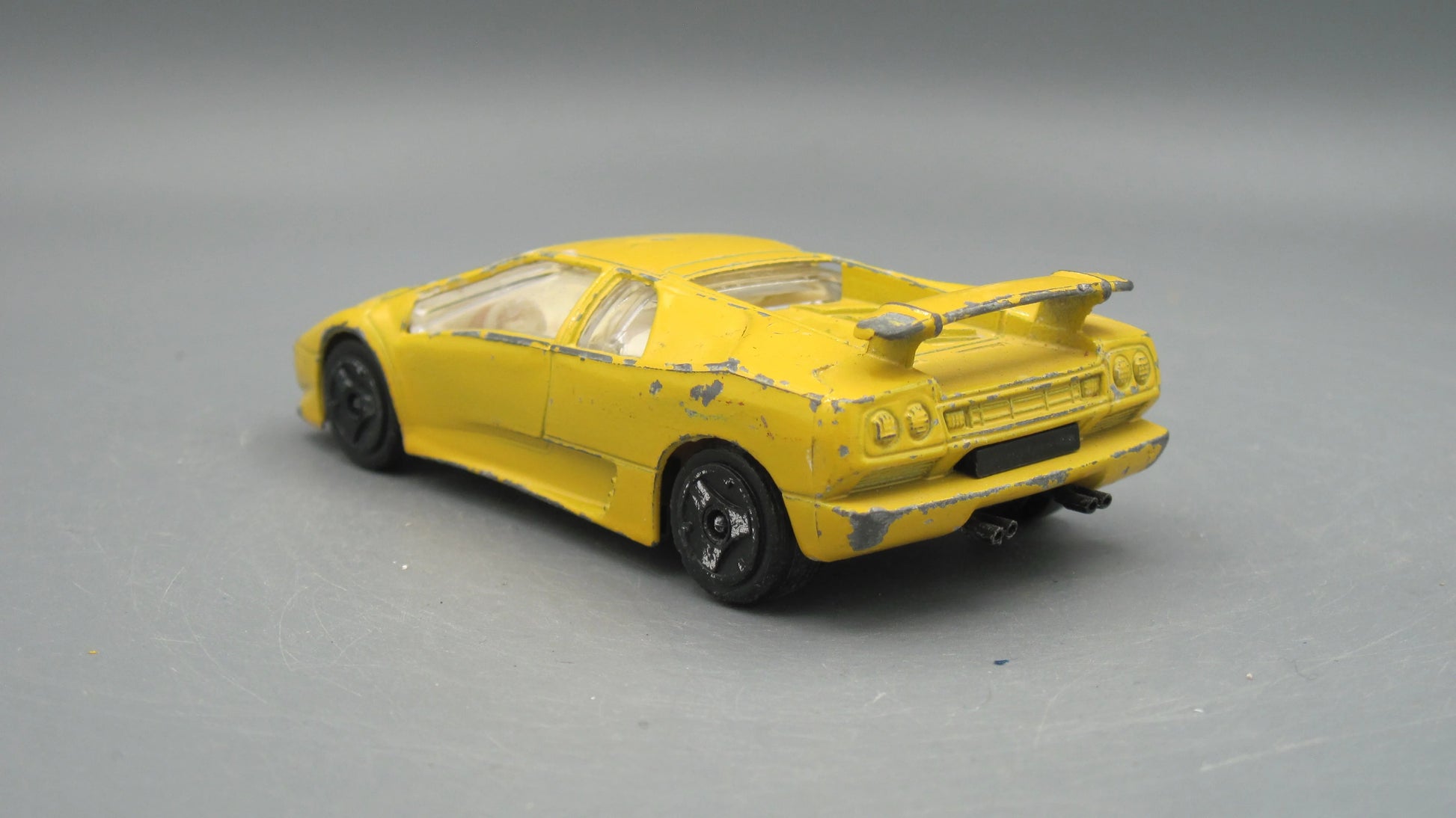Bburago   Lamborghini Diablo  Yellow
