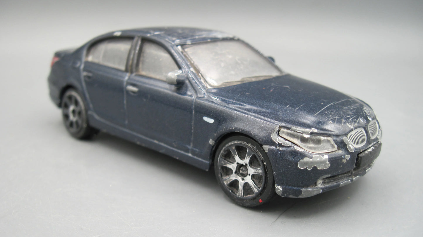 Bburago   BMW 545i  Blue