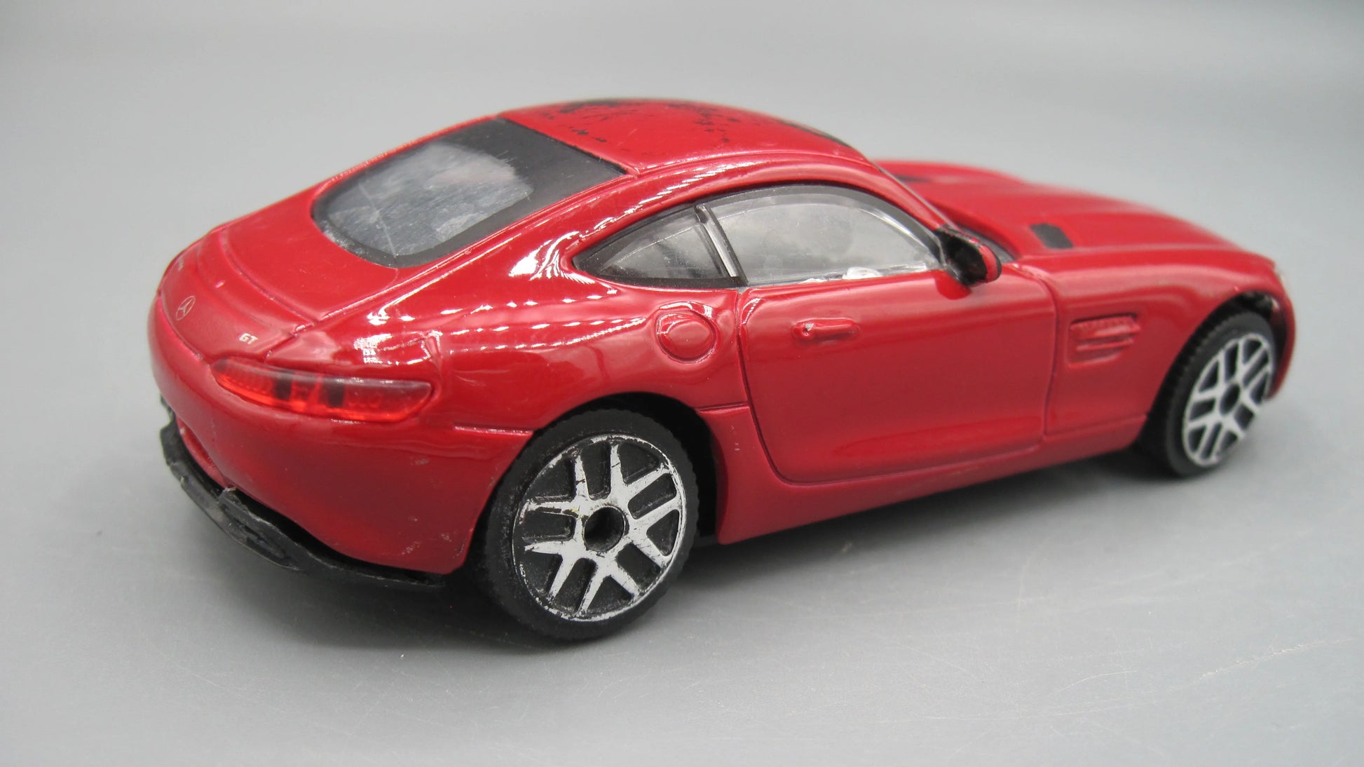 Bburago   Mercedes-Benz AMG GT  Red