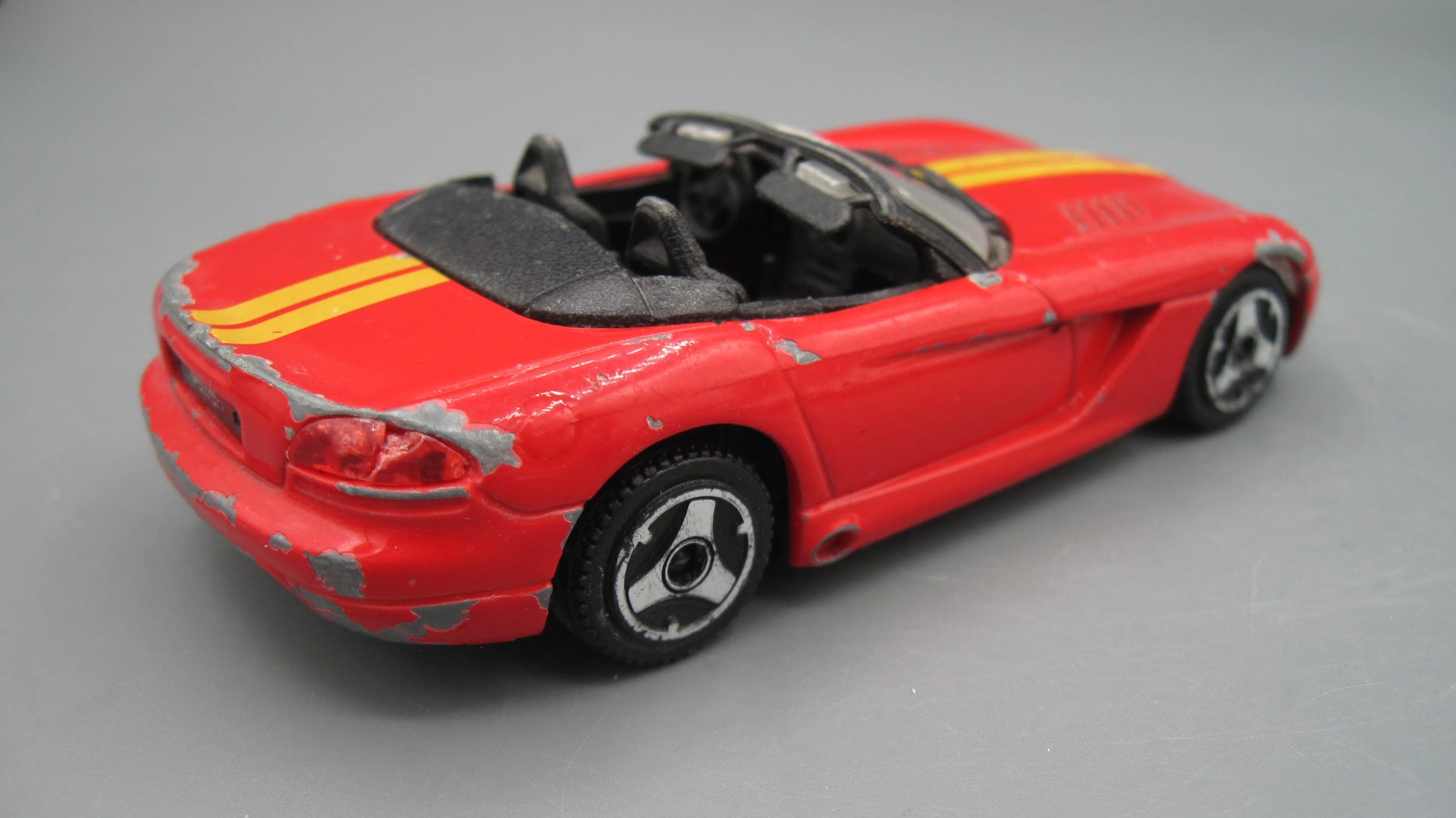 Bburago   Dodge Viper SRT-10  Red