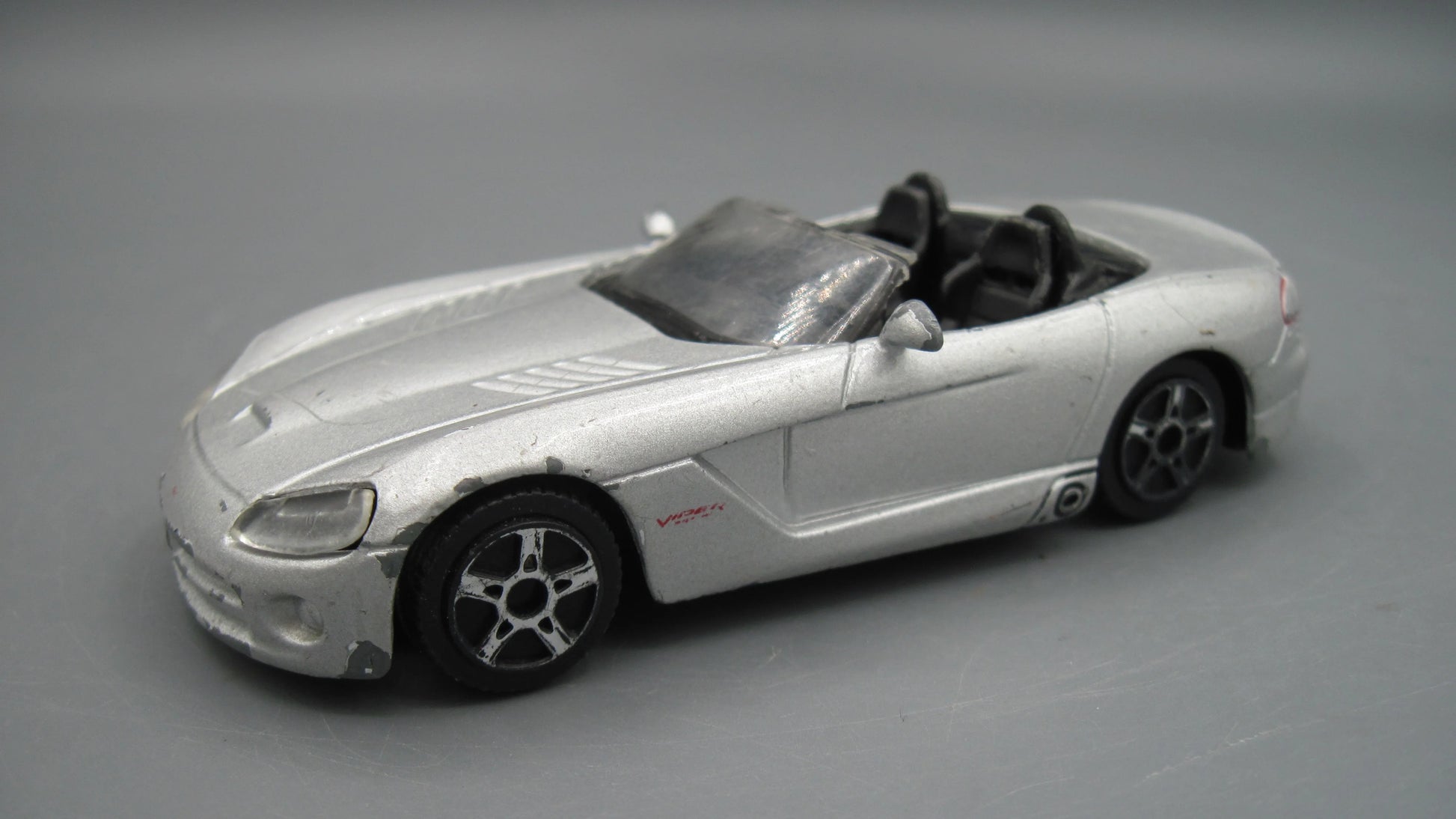 Bburago   Dodge Viper SRT-10  Silver