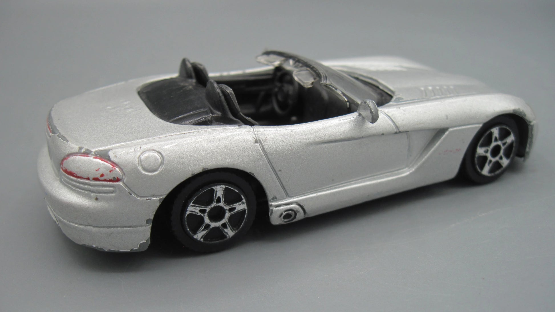 Bburago   Dodge Viper SRT-10  Silver