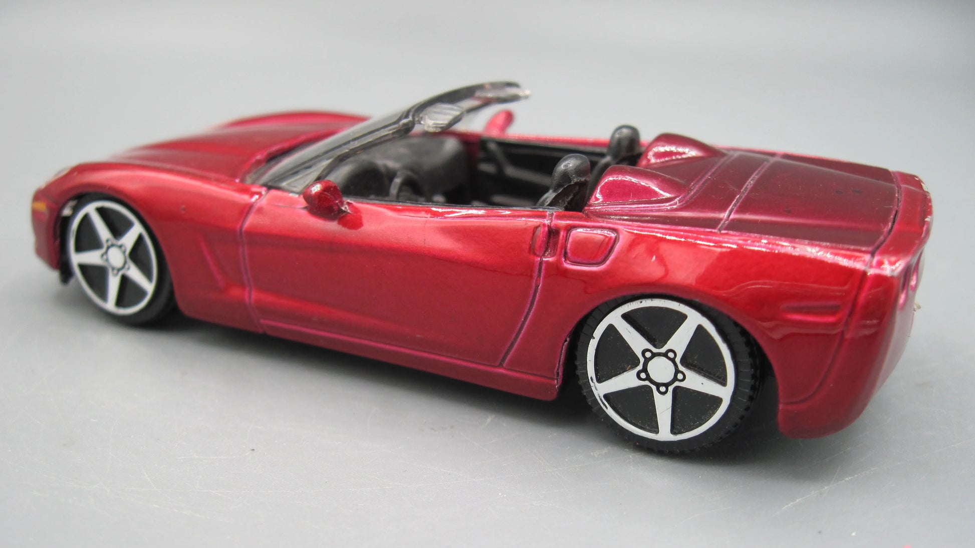 Bburago   Chevrolet Corvette 2004 Red