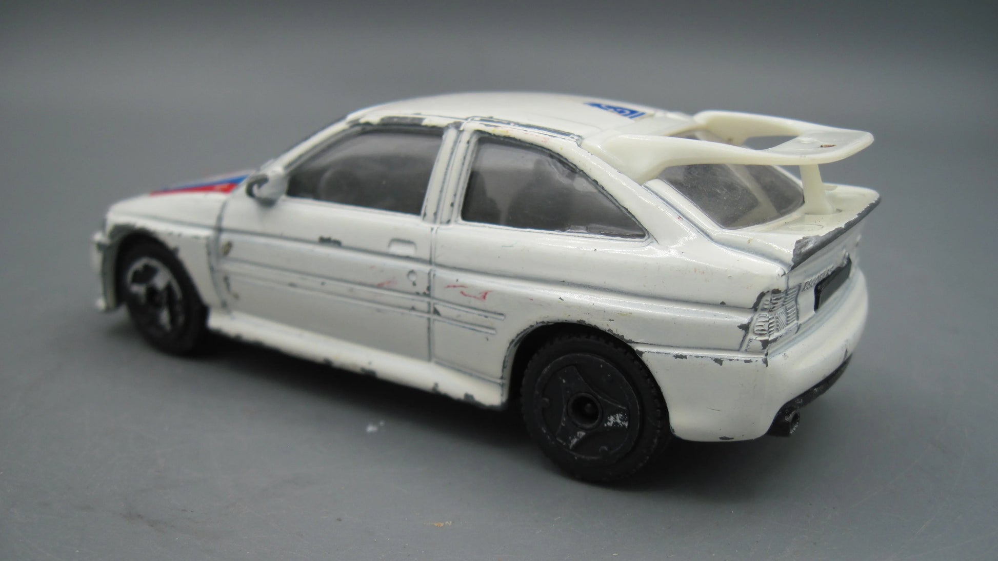 Bburago   Ford Escort RS  White