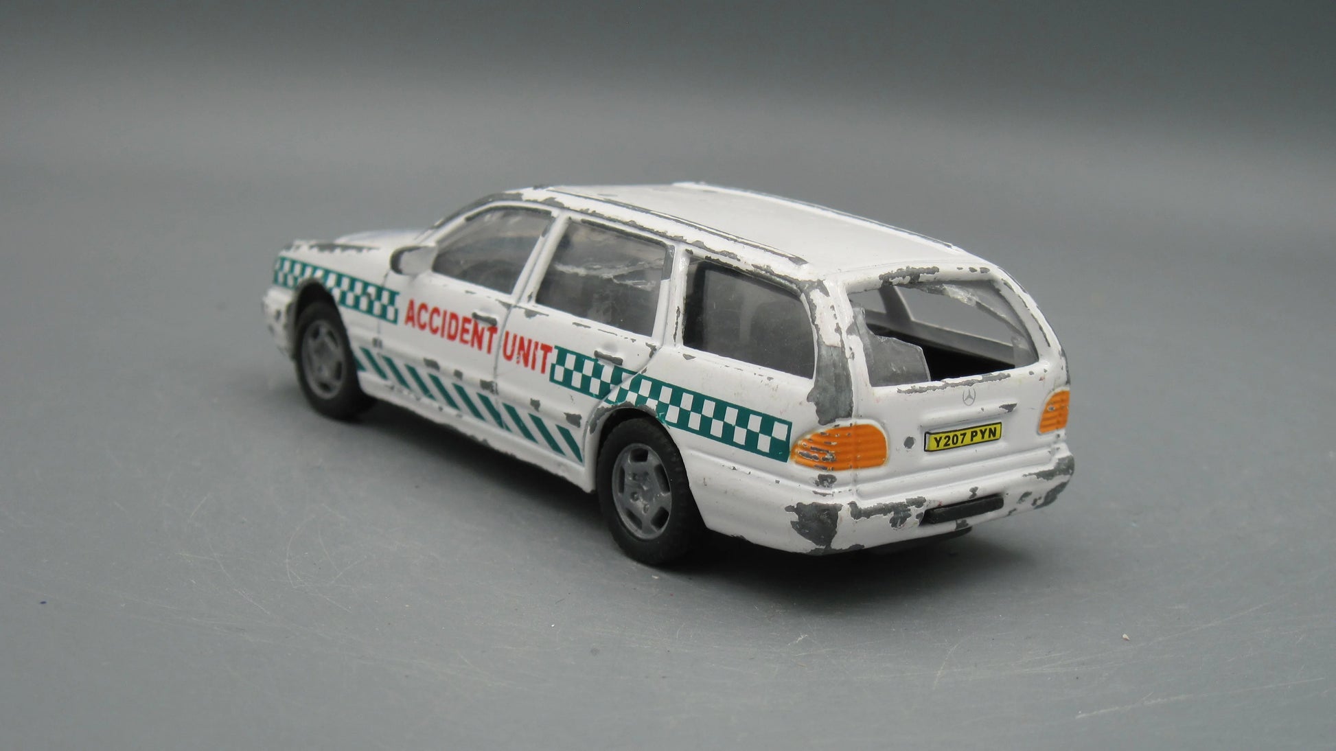 Mercedes-Benz 300T  White