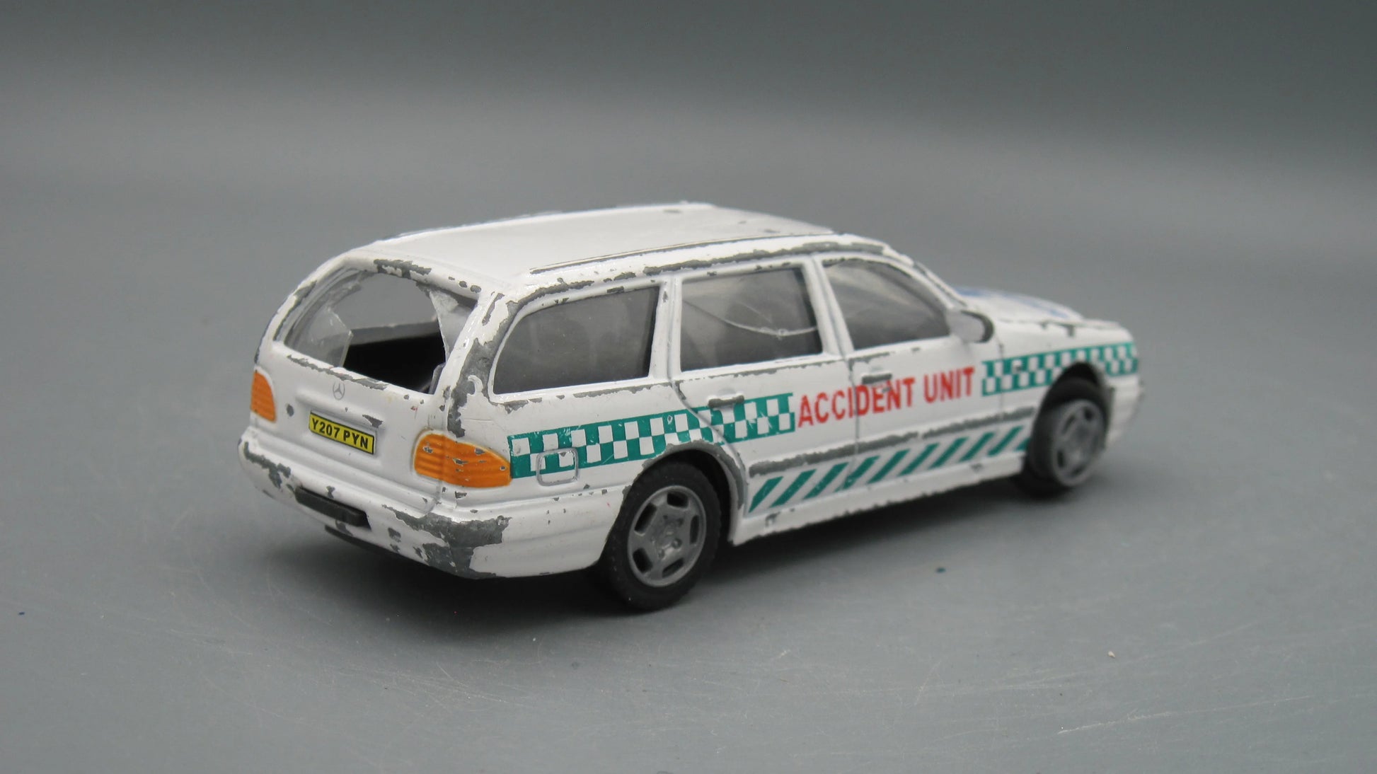 Mercedes-Benz 300T  White