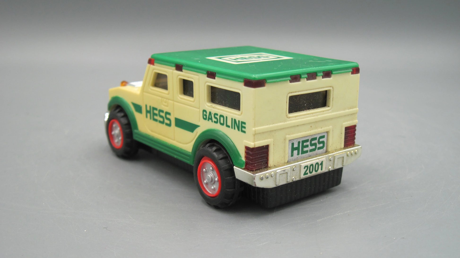 Amereda Hess  Green&Yellow