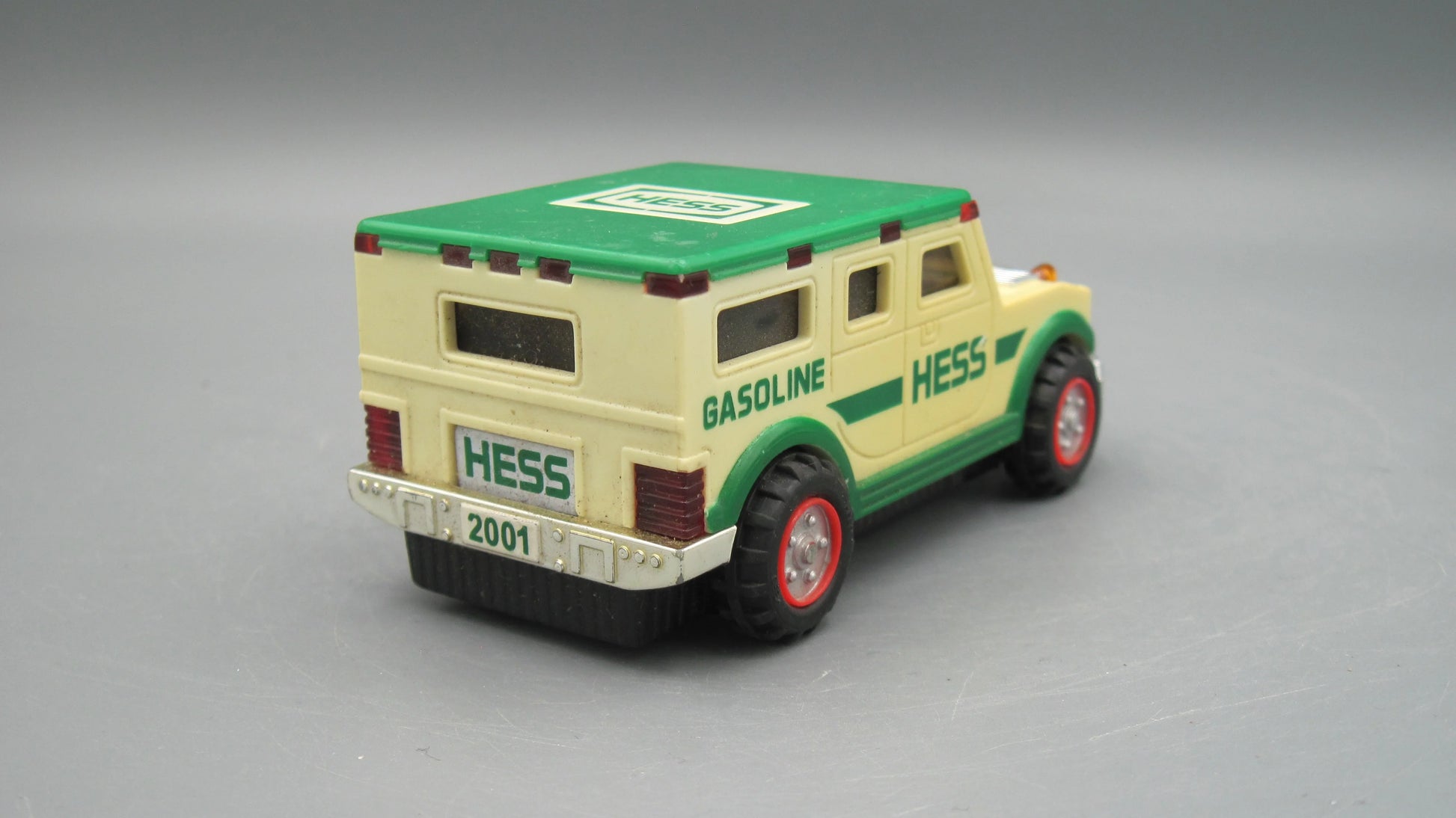 Amereda Hess  Green&Yellow