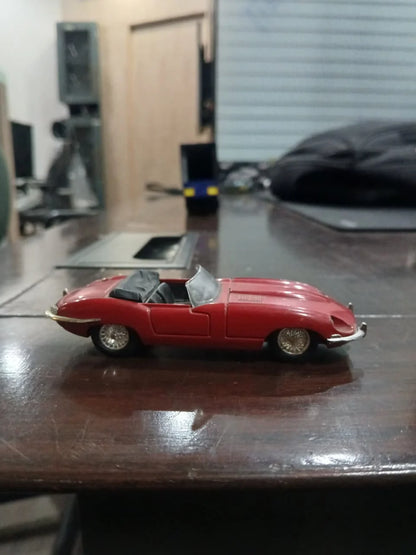 Corgi  Vintage Jaguar E-Type 1961 Red Coupe