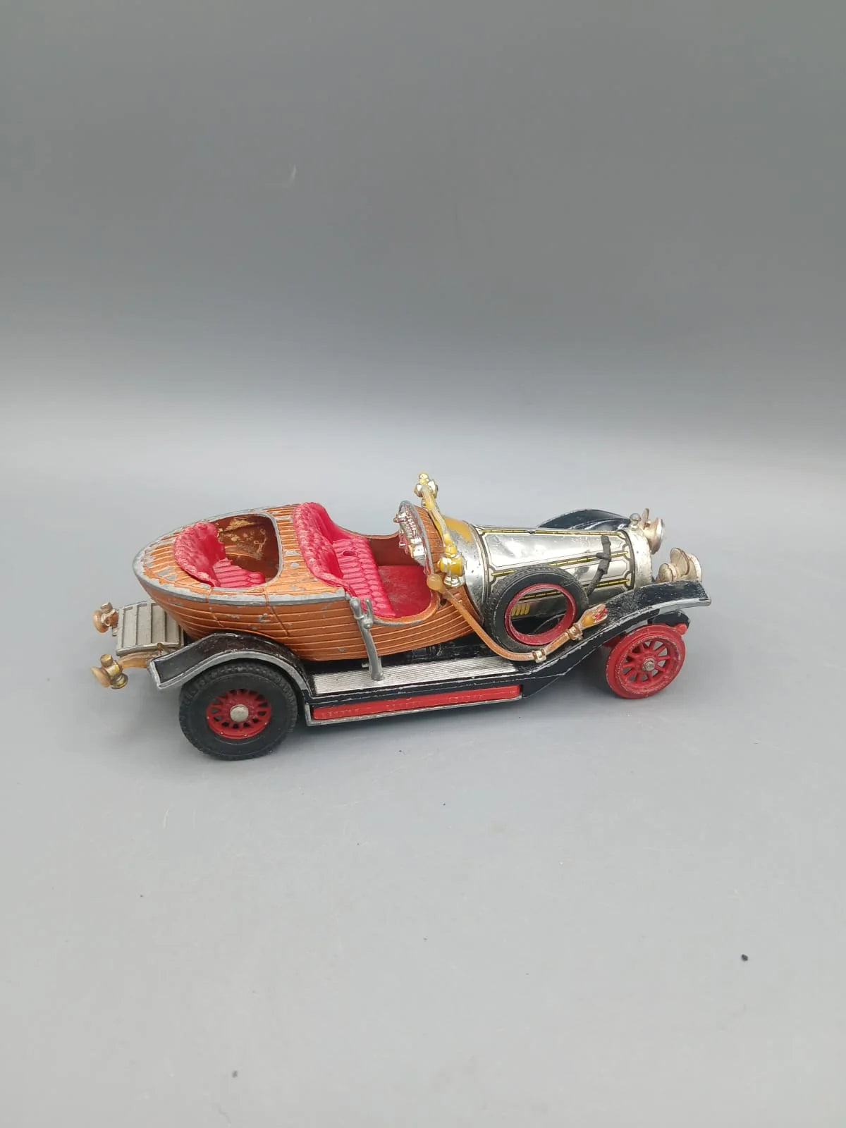 Corgi  Vintage  Flying Car 1968 Silver Chitty Chitty Bang Bang