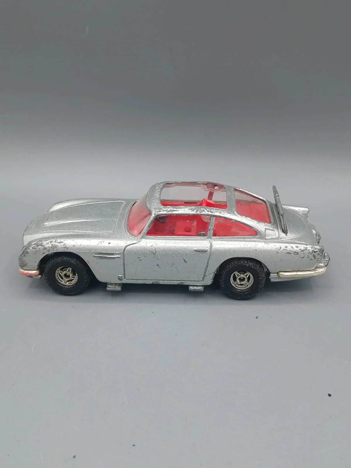 Corgi  Vintage Aston Martin DB5 1965 Silver James Bond film