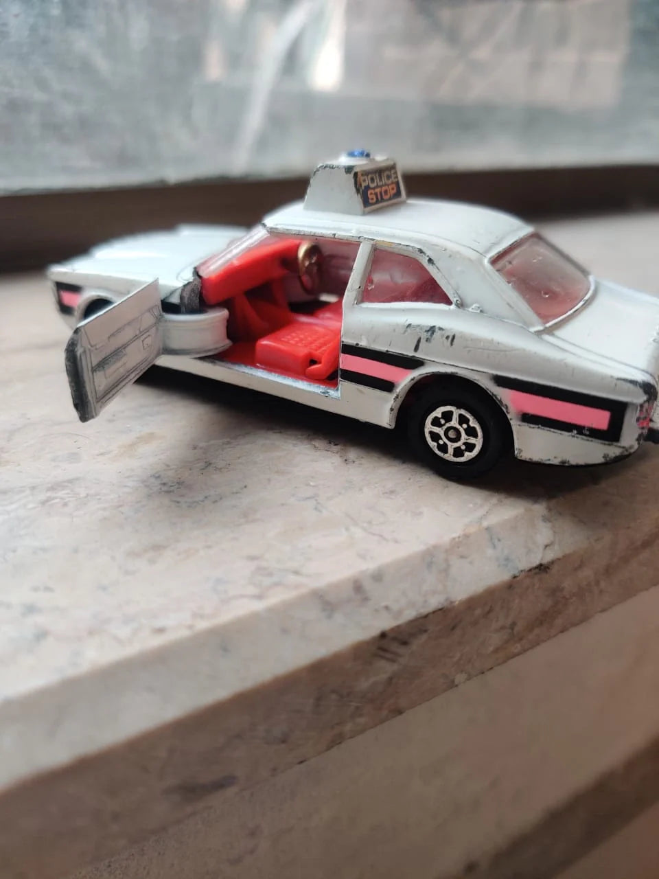 Corgi  Vintage Ford Cortina GXL 1972 White Police Car