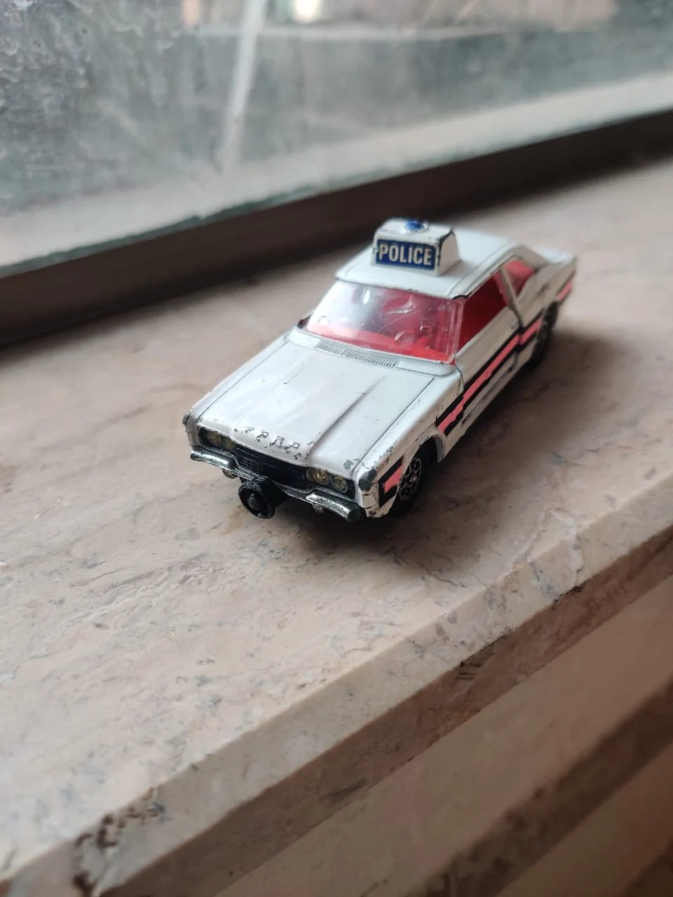 Corgi  Vintage Ford Cortina GXL 1972 White Police Car
