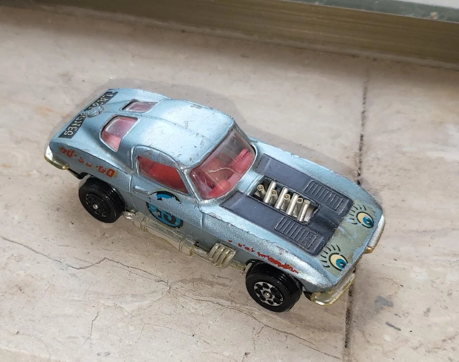 Corgi  Vintage Chevrolet Stingray 1970 Silver Whizz Wheels