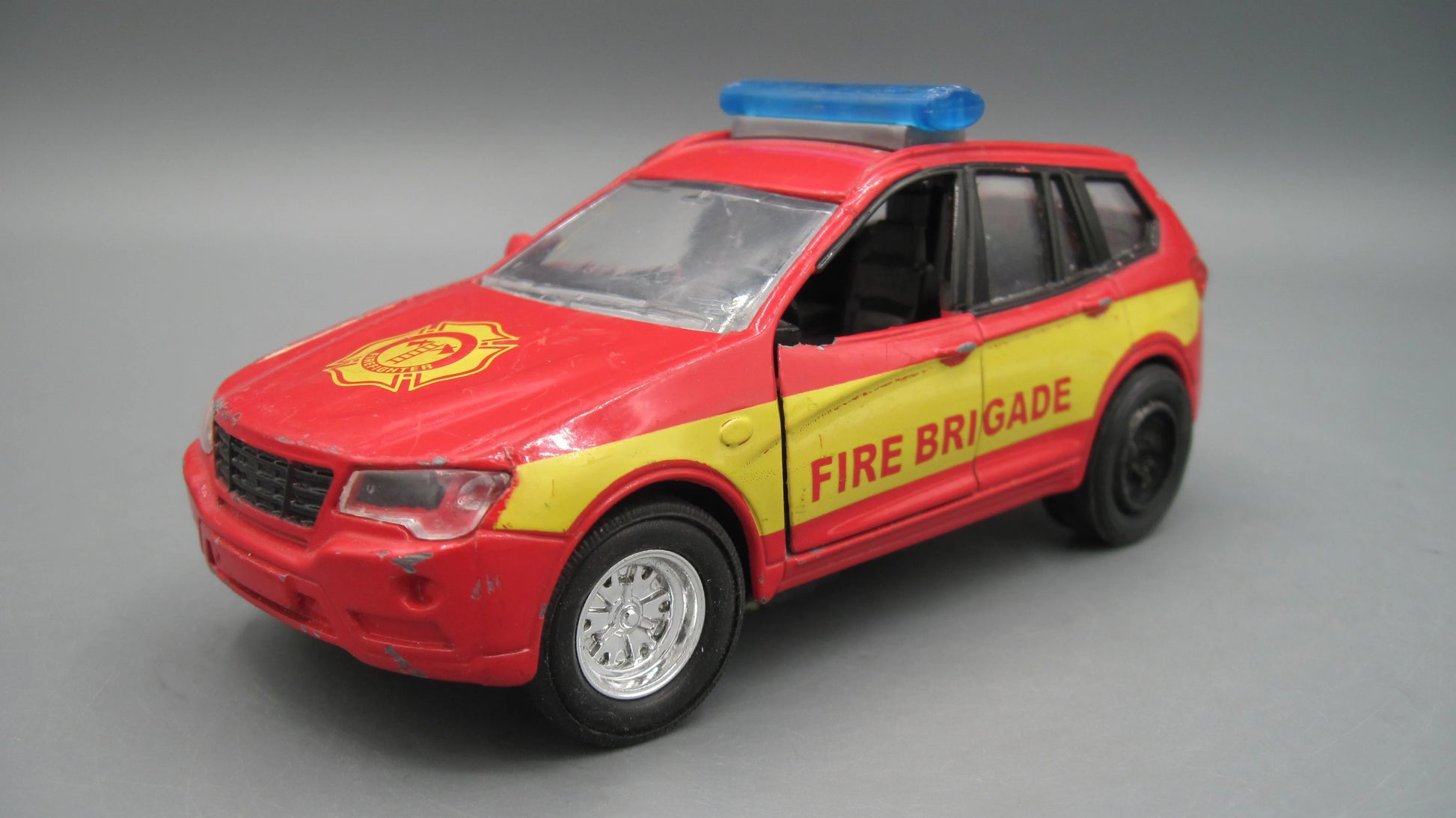 Dickie Toys    Fire Brigade Safety Unit  Red