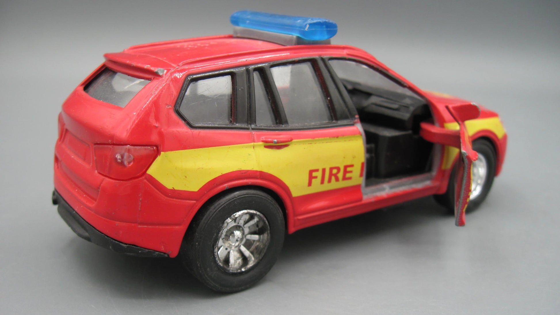 Dickie Toys    Fire Brigade Safety Unit  Red