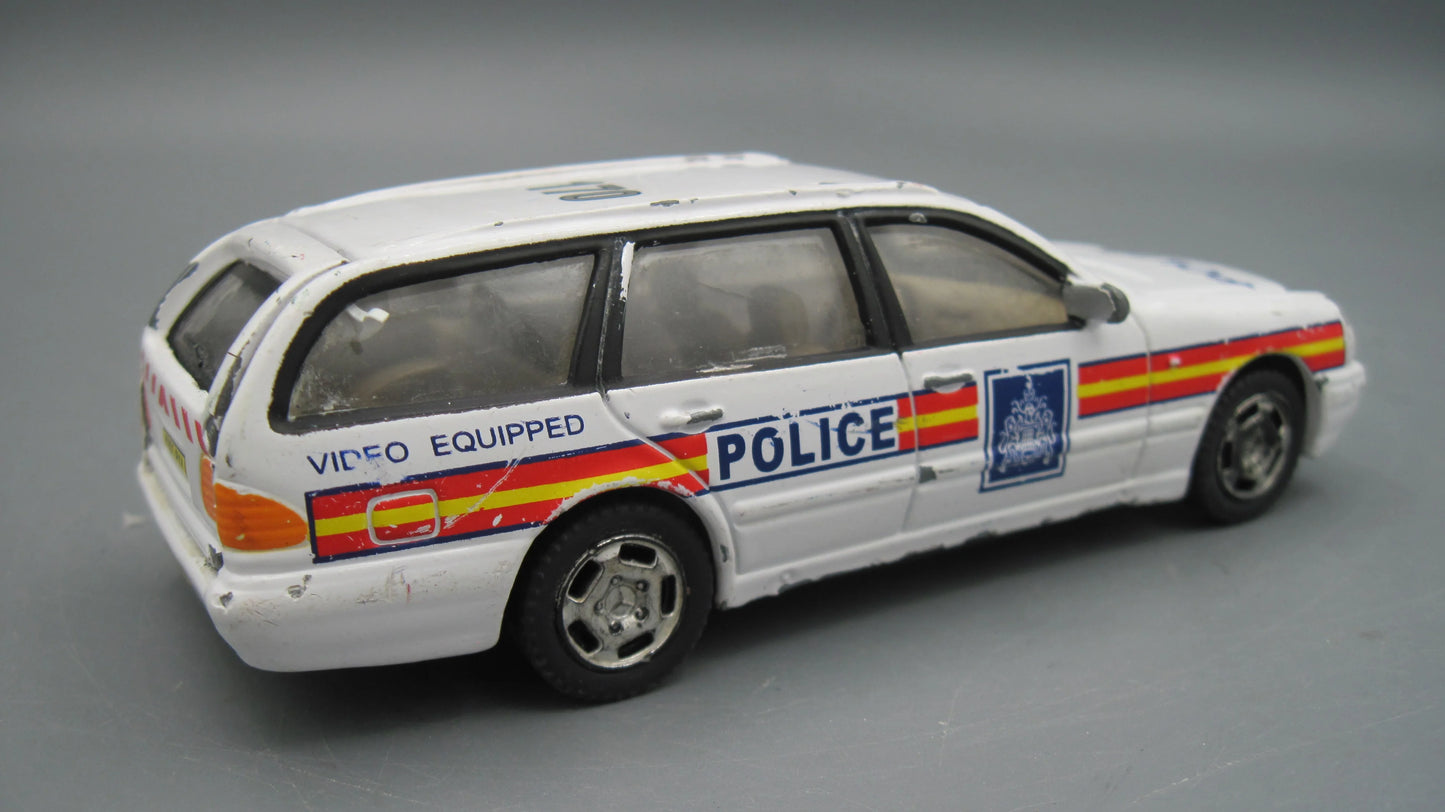 Hongwell   Mercedes-Benz 300T  White